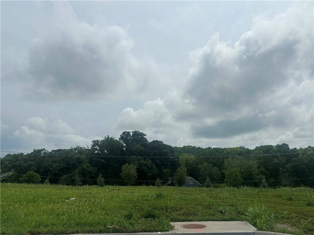 Parkville, MO 64152,13855 NW 70th ST