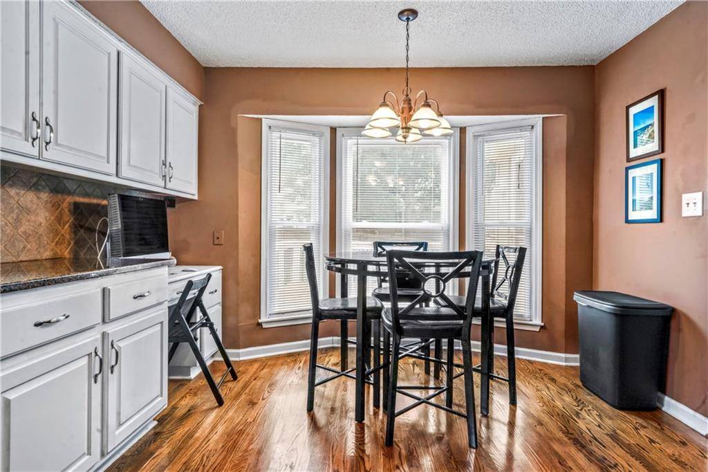 Blue Springs, MO 64015,912 NW Forest DR