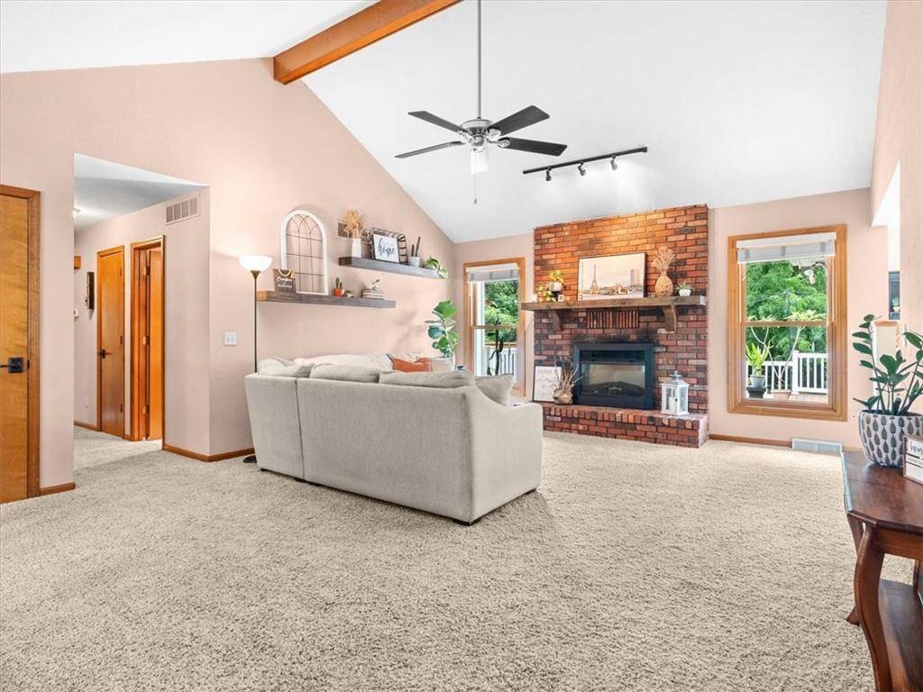 St Joseph, MO 64506,3520 Karnes RD