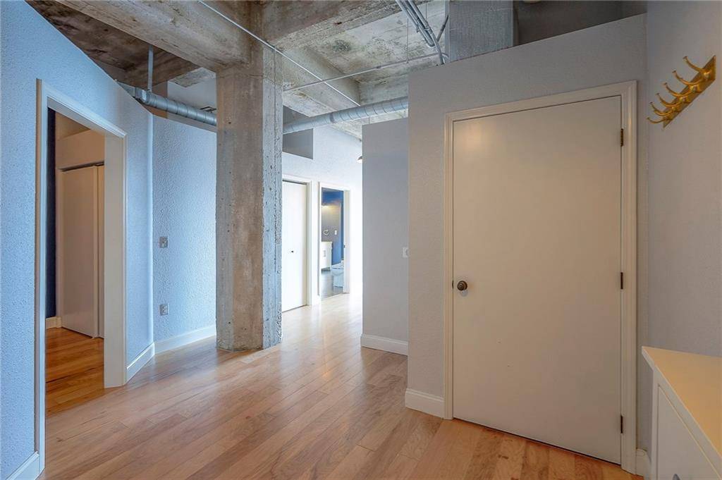 Kansas City, MO 64105,321 W 7th ST #305