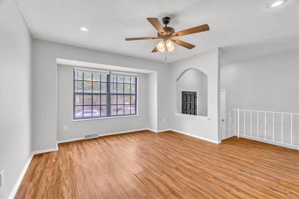 Independence, MO 64056,20107 E Blue Mills CT