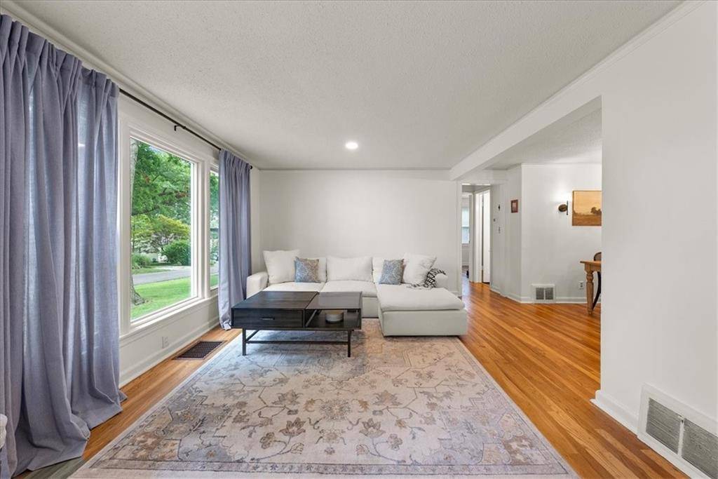 Kansas City, MO 64116,600 NE 43rd TER