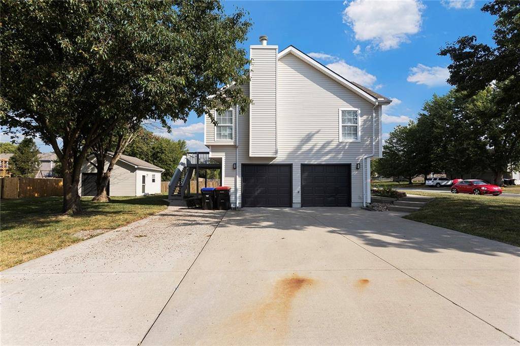 Greenwood, MO 64034,704 16th AVE #S