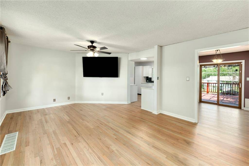 Gladstone, MO 64118,208 NW 73rd ST