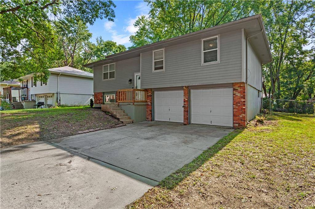Oak Grove, MO 64075,1711 SE Oak ST