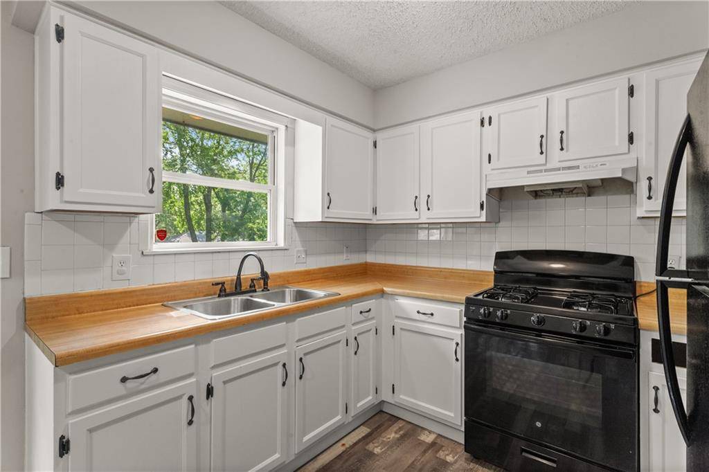 Oak Grove, MO 64075,1711 SE Oak ST