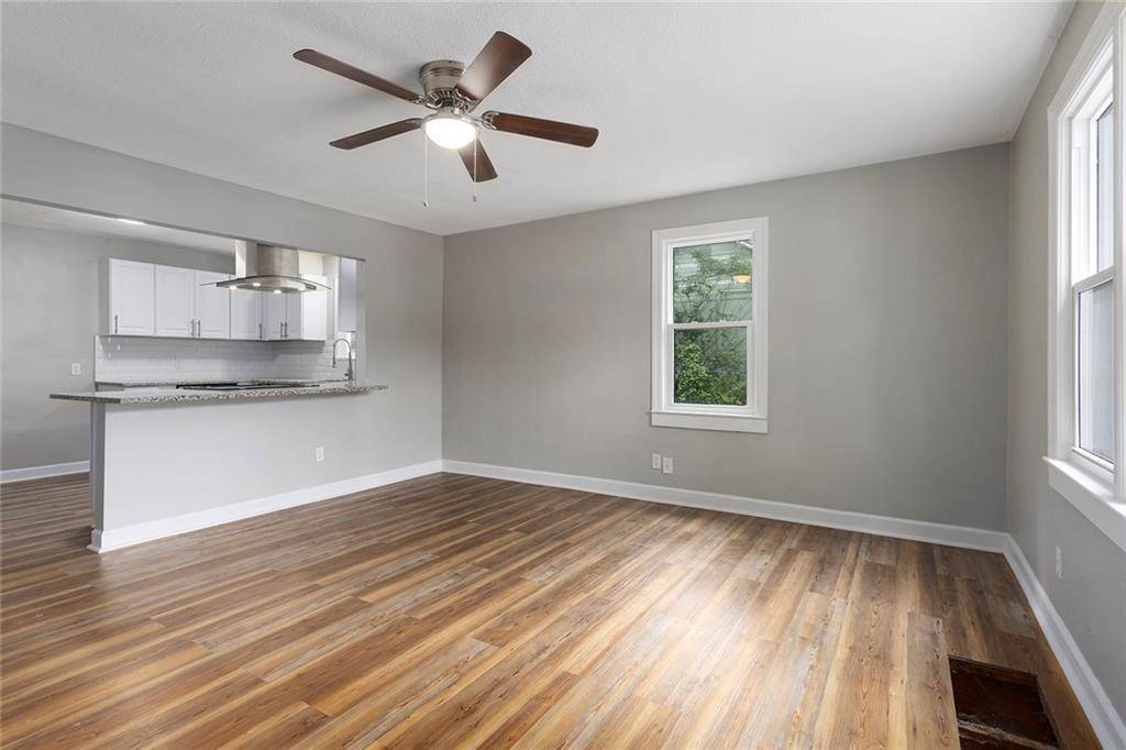 Liberty, MO 64068,412 N Fairview AVE