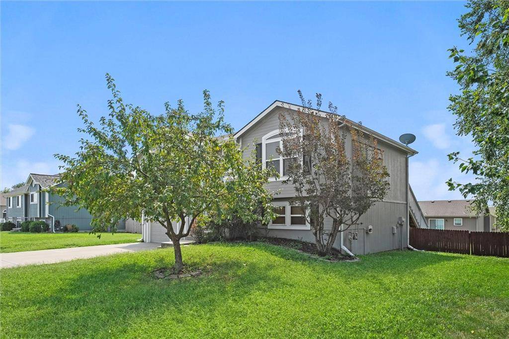 Smithville, MO 64089,503 Lake Meadows DR