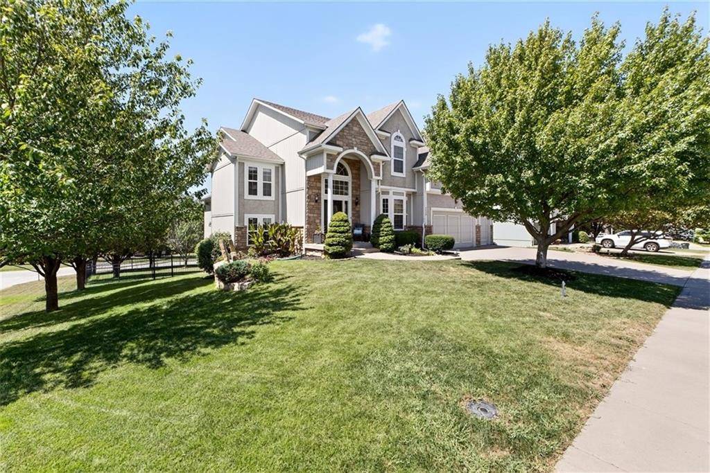 Shawnee, KS 66227,7332 Meadowlark DR