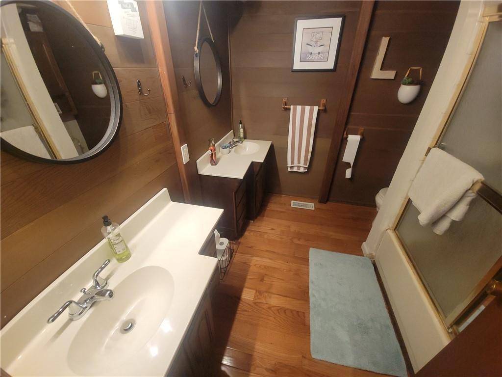 Mound City, KS 66056,185 Oak Ridge DR