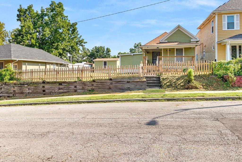 Kansas City, MO 64126,6225 E 10th and 6227 ST