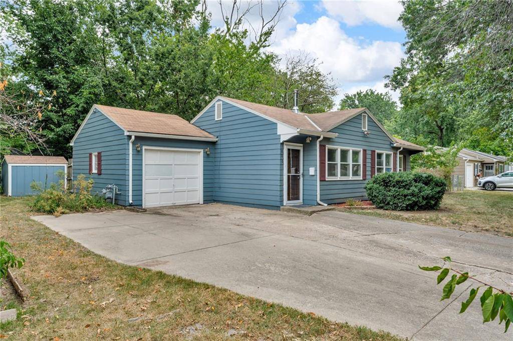 Lawrence, KS 66049,800 Madeline LN