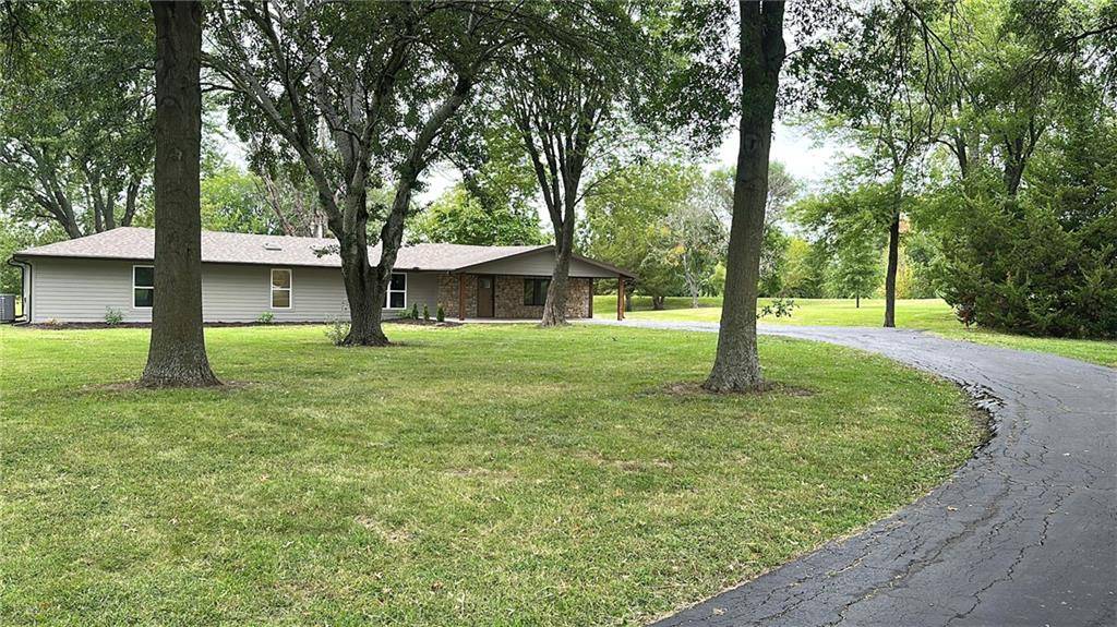 Paola, KS 66071,28380 Old Kansas City RD