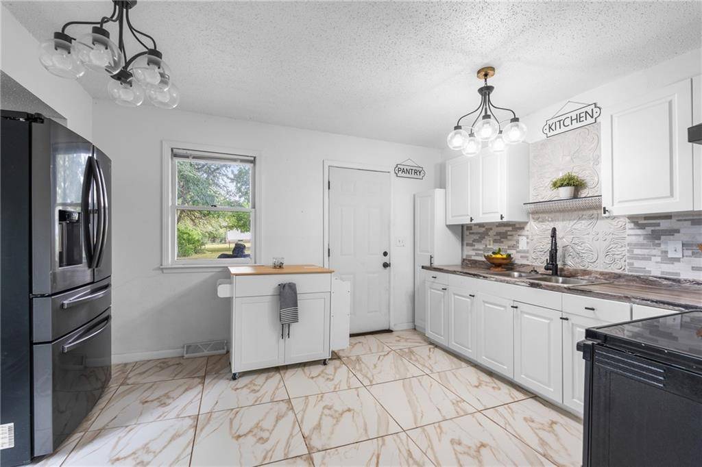 Lawson, MO 64062,234 E Moss ST