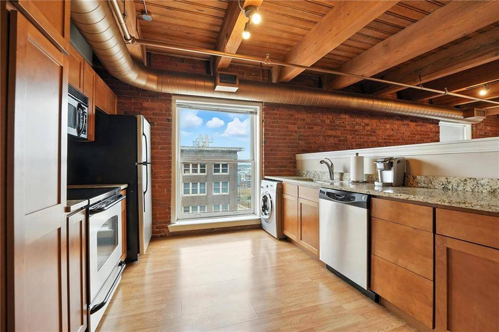 Kansas City, MO 64105,700 Broadway BLVD #412