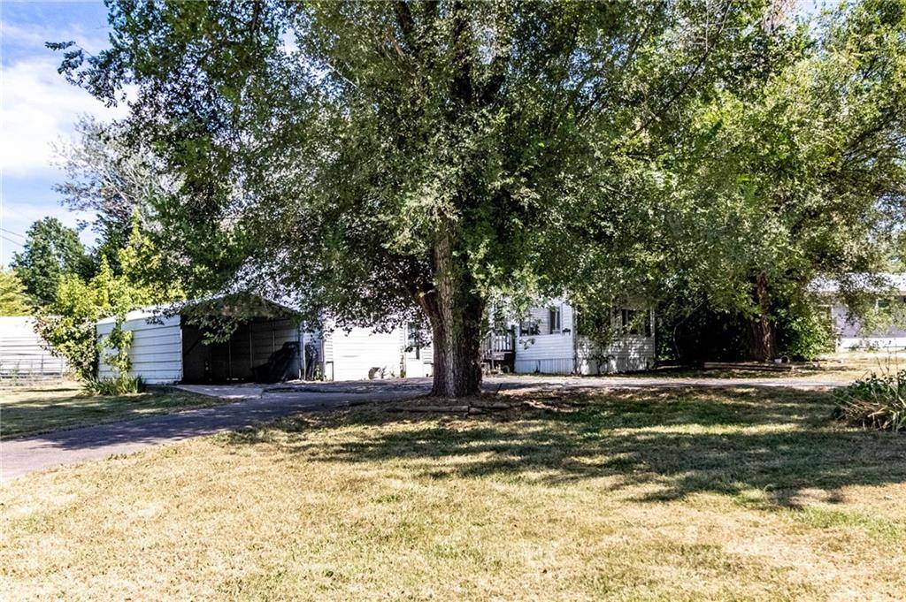 Windsor, MO 65360,4 Circle DR