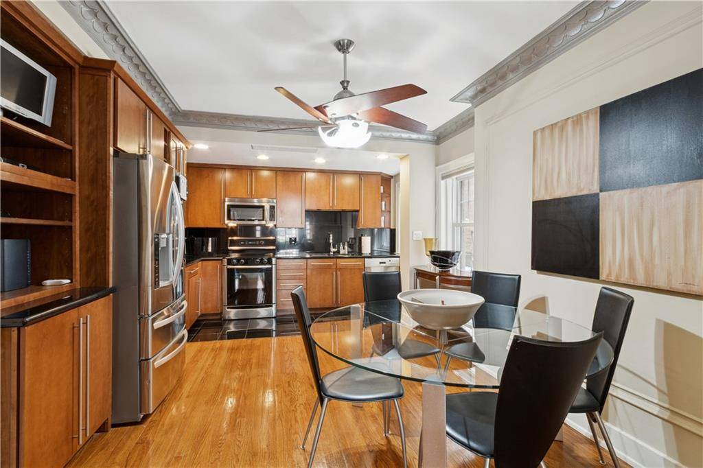 Kansas City, MO 64112,807 W 48th ST #101