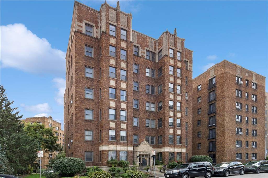 Kansas City, MO 64112,807 W 48th ST #701