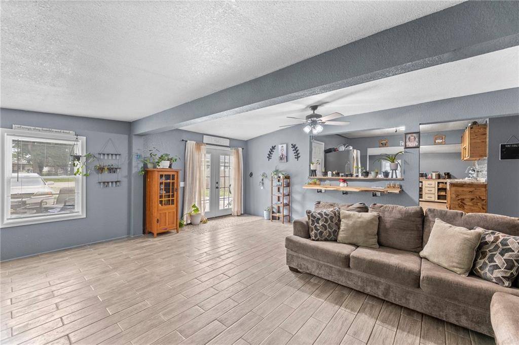 Ottawa, KS 66067,214 S Oak ST