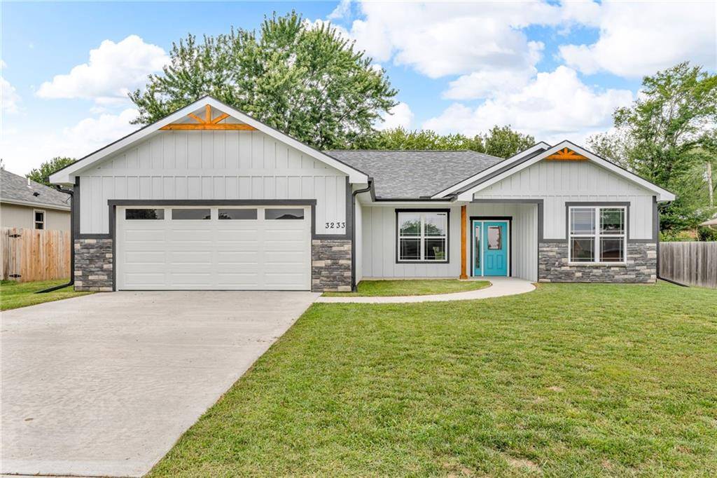 Topeka, KS 66605,3233 SE Downing DR