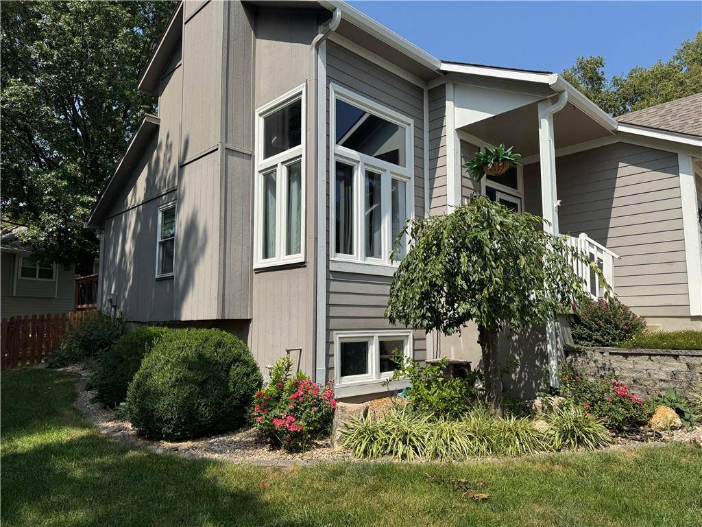Independence, MO 64057,3308 S Sioux CT