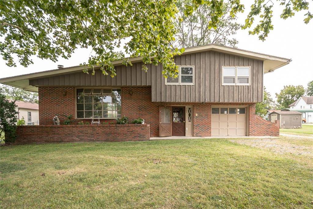 Wellsville, KS 66092,305 Maple ST