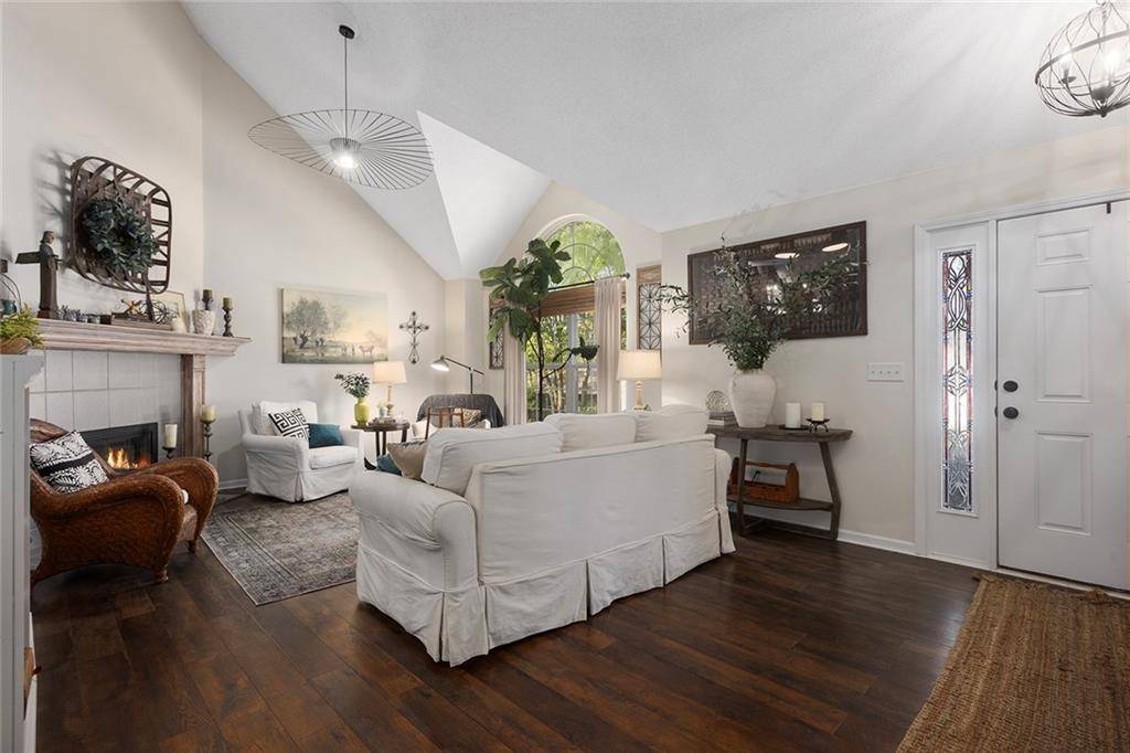 Independence, MO 64056,649 S KISNER DR