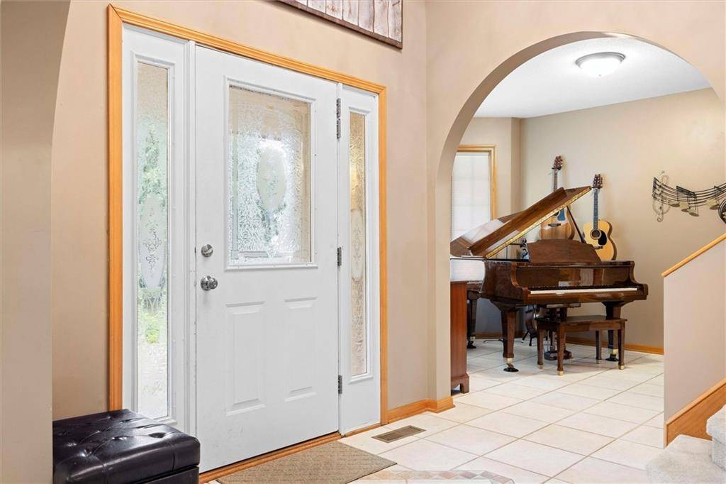 Lawrence, KS 66049,5204 Fox Chase DR