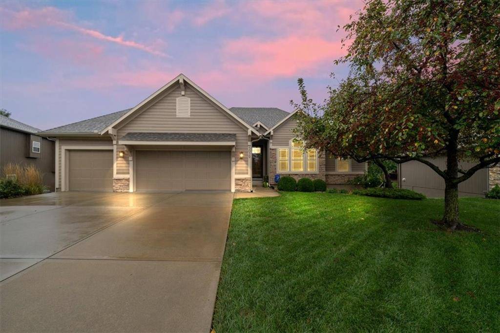 Shawnee, KS 66218,5029 Woodstock CT