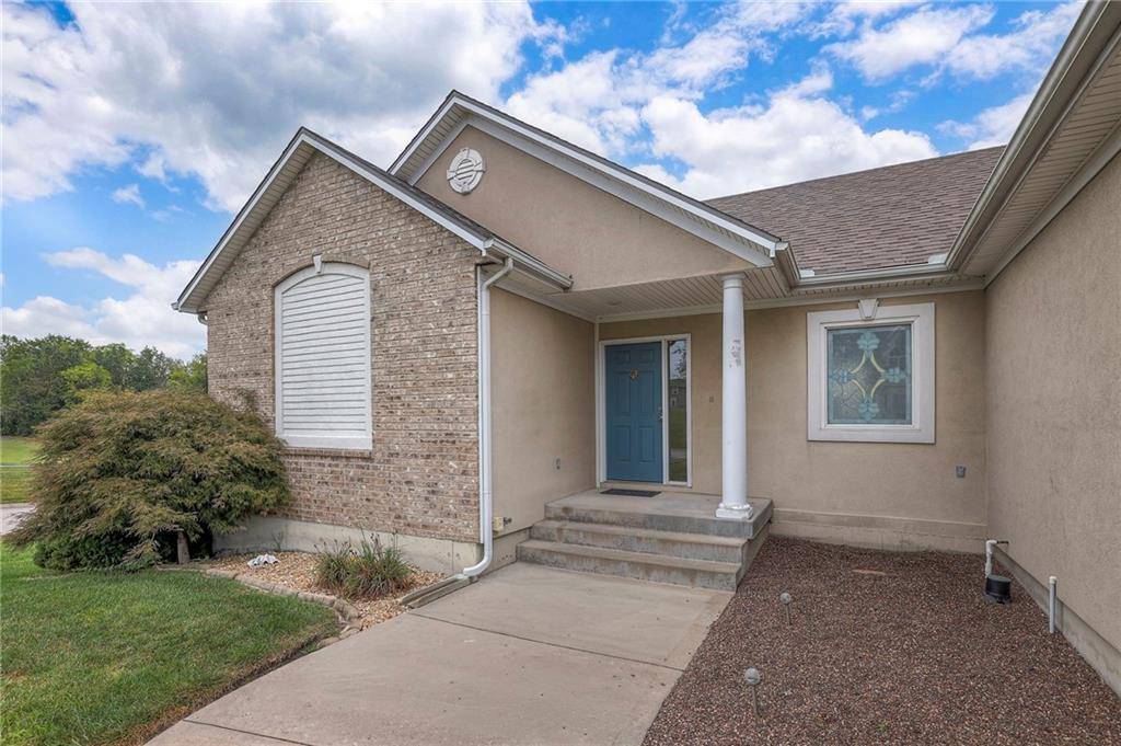 Lake Winnebago, MO 64034,121 Cherokee LN