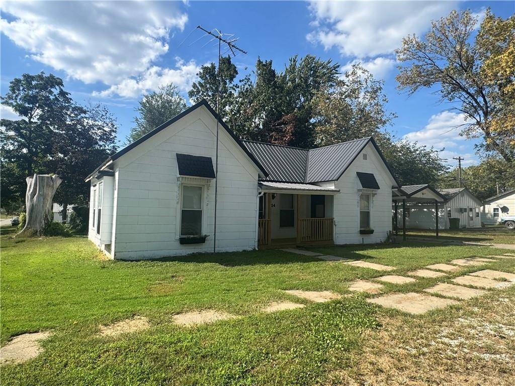 Adrian, MO 64720,604 N Kentucky ST