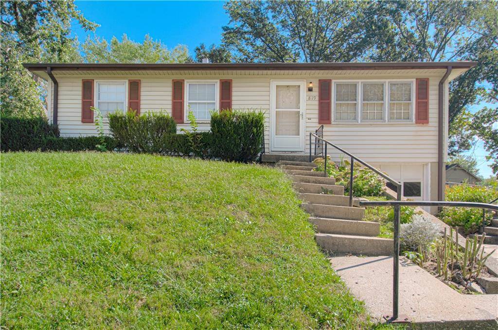 Liberty, MO 64068,819 S Main ST