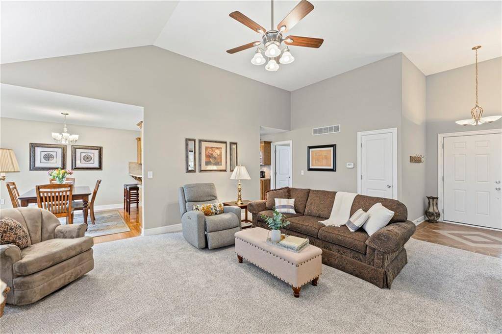 Basehor, KS 66007,15423 Juniper LN