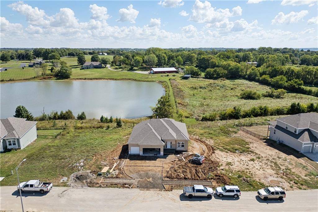 Liberty, MO 64068,1027 Fir LN