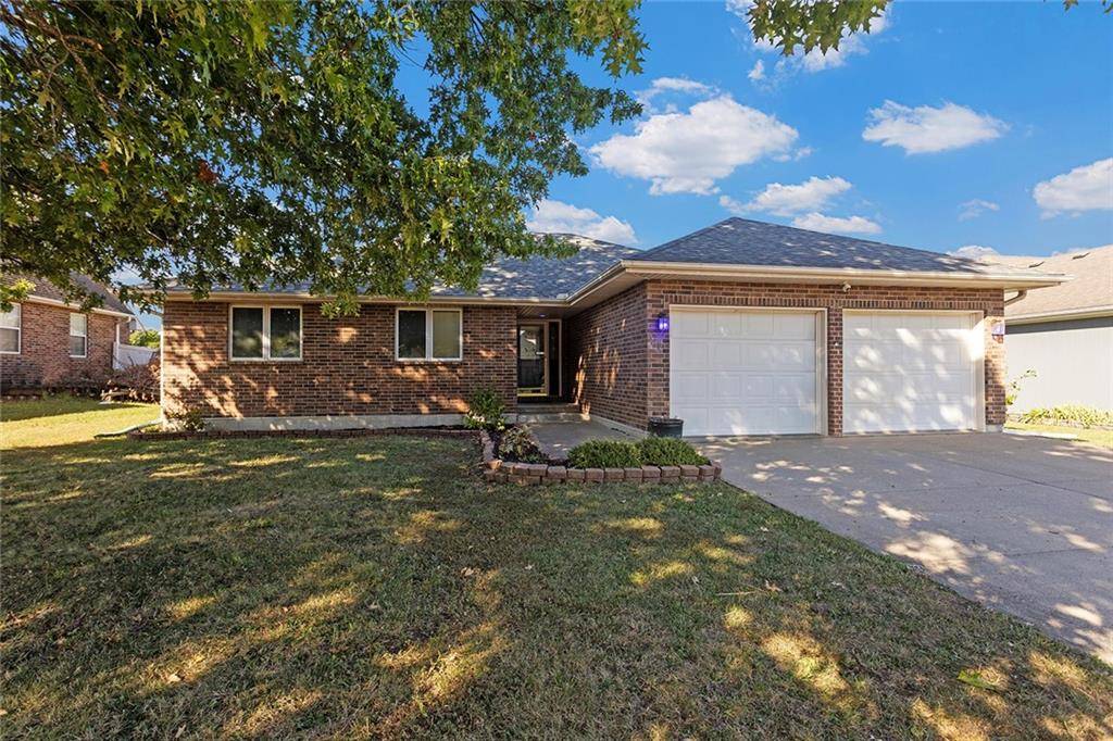 Odessa, MO 64076,417 E Lawn CIR