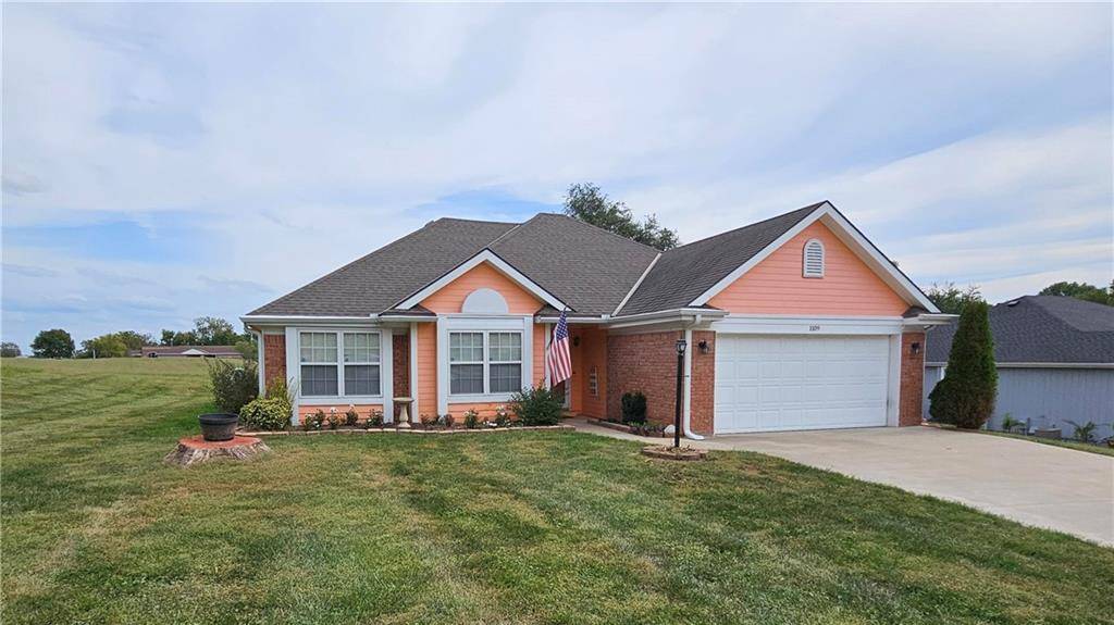 St Joseph, MO 64506,1109 N Leonard RD
