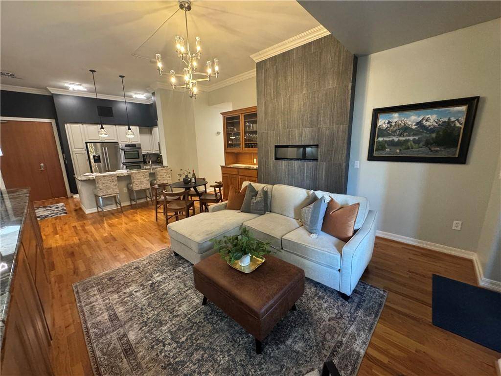 Kansas City, MO 64112,4900 Central ST #101