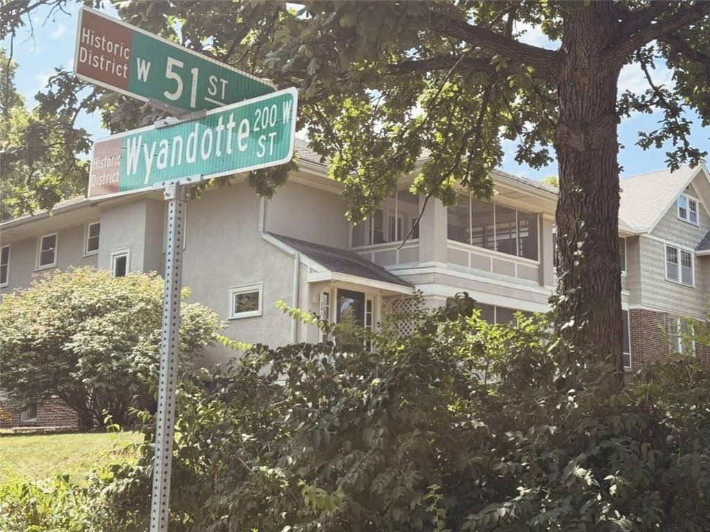 Kansas City, MO 64112,201 W 51st TER