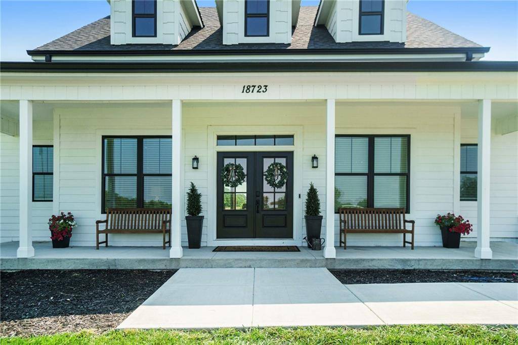 Smithville, MO 64089,18723 County Line Road N/A