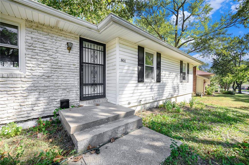 Independence, MO 64056,801 N Redwood RD