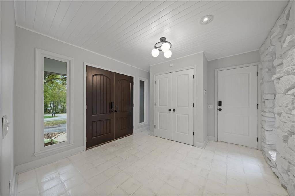 Lenexa, KS 66220,20906 Pebble LN