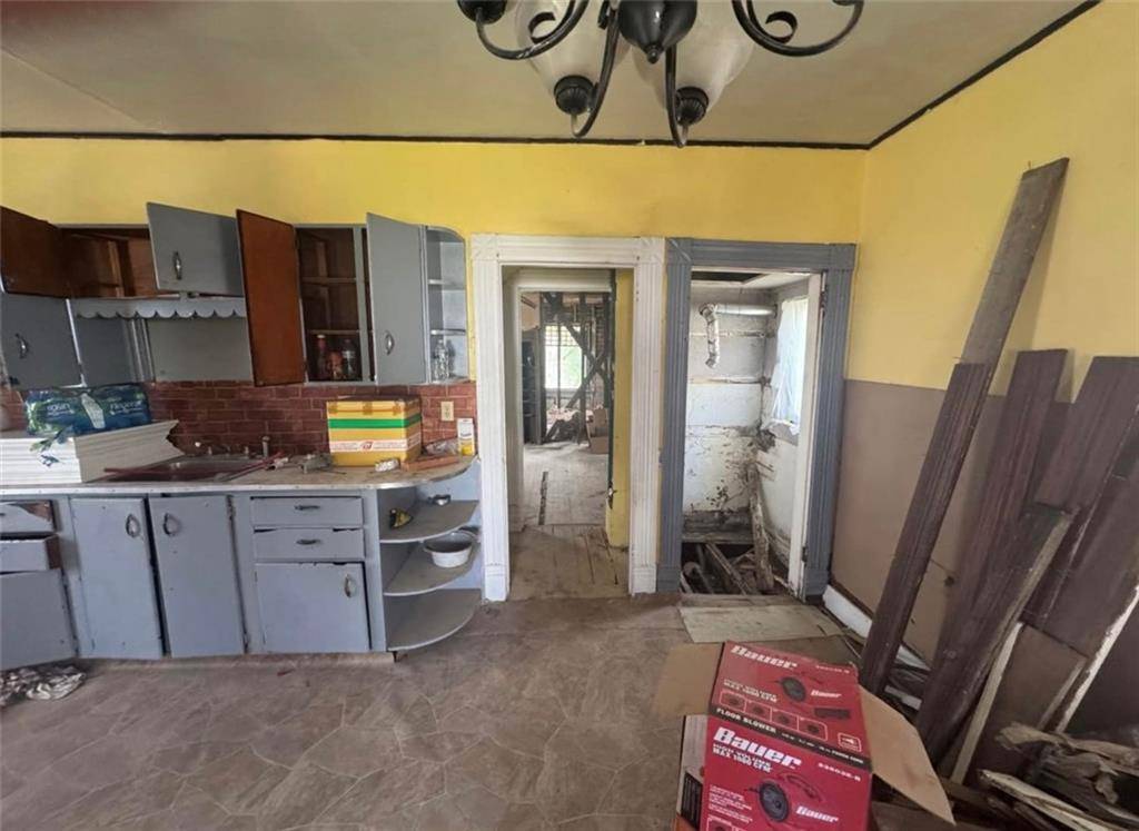 Atchison, KS 66002,1527 Commercial ST