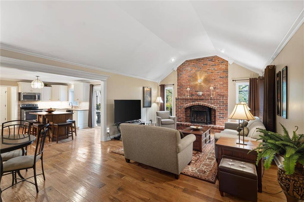 Lenexa, KS 66215,8409 Rosehill RD