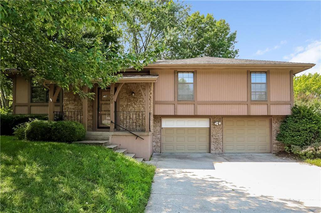 Blue Springs, MO 64015,1008 SW Pinto LN