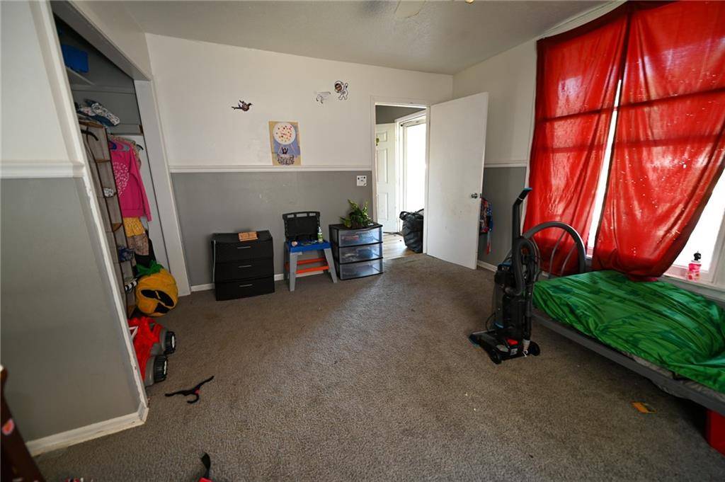 Nevada, MO 64772,804 N Main ST