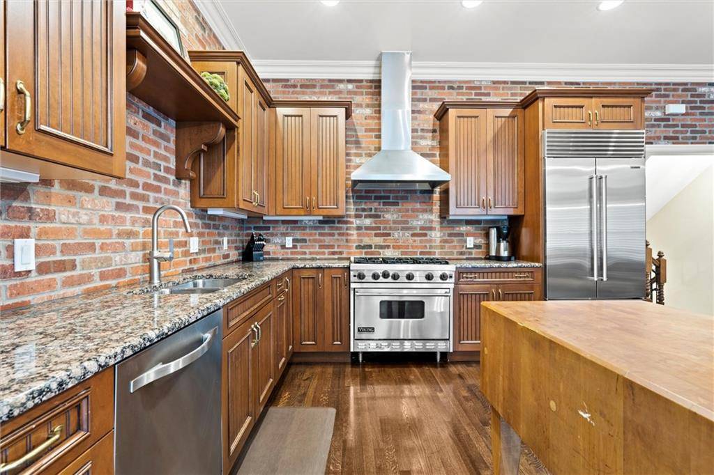 Kansas City, MO 64112,212 W 50th ST