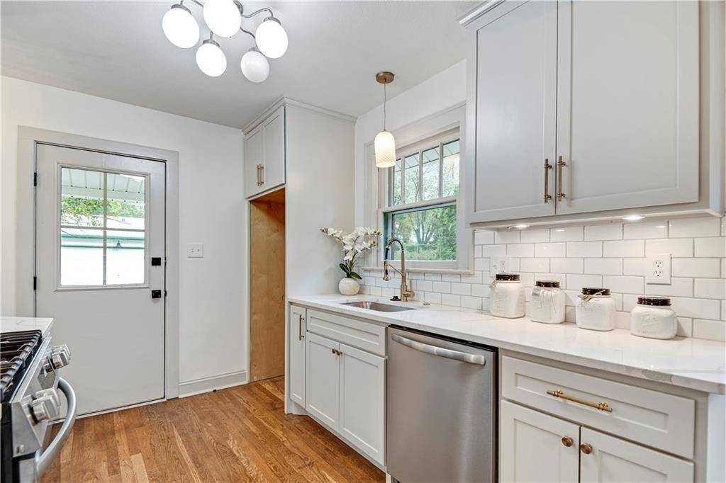 Mission, KS 66202,5809 Woodward ST