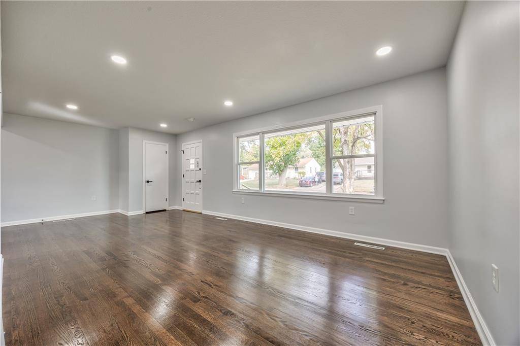 Independence, MO 64055,12301 E 48th ST #S