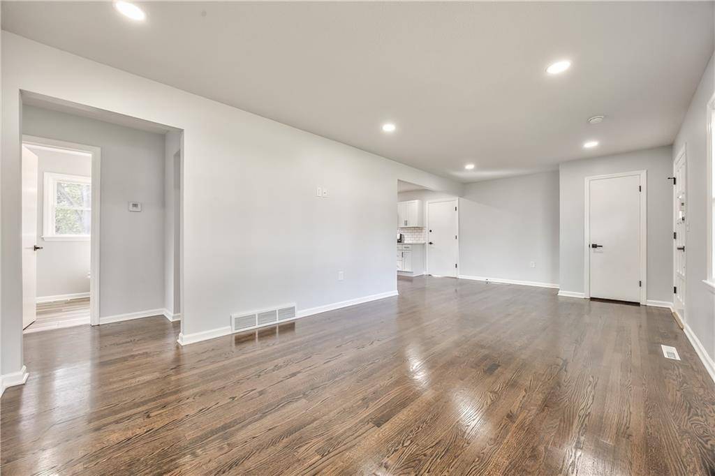 Independence, MO 64055,12301 E 48th ST #S