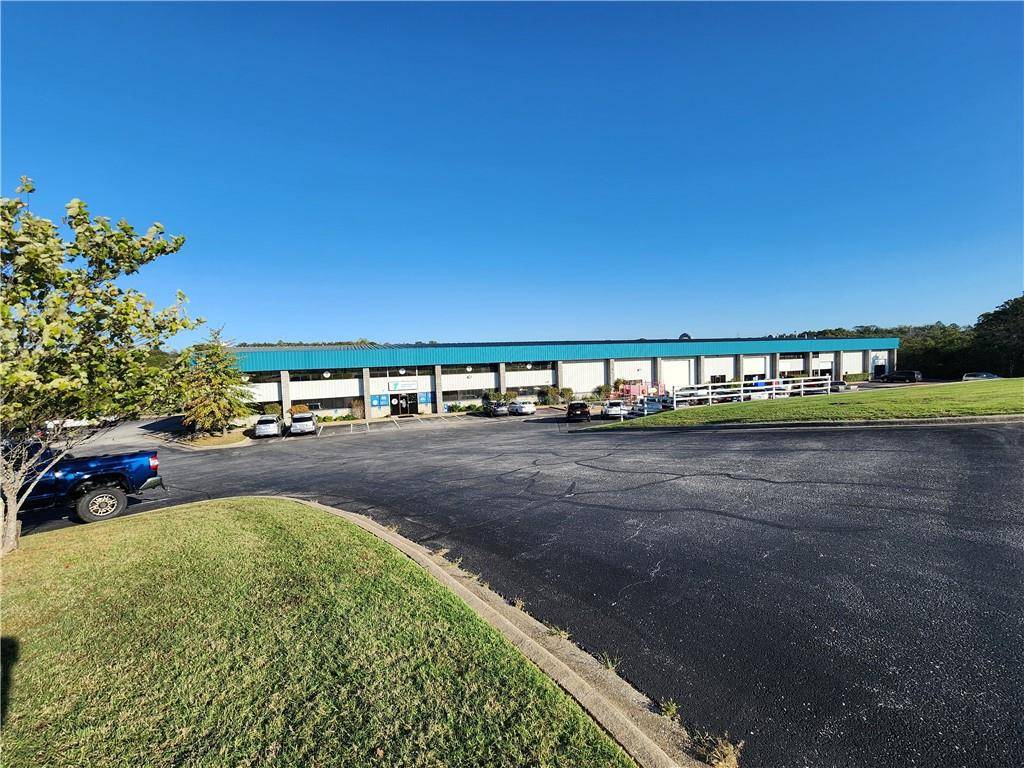 Hollister, MO 65672,175 Industrial Park DR